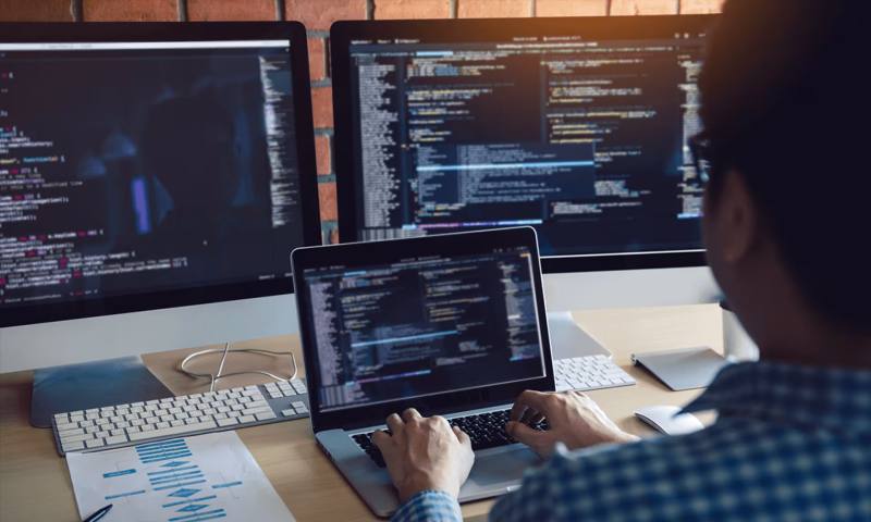 数据科学选型：R与Python如何赋能邗江区网站建设？